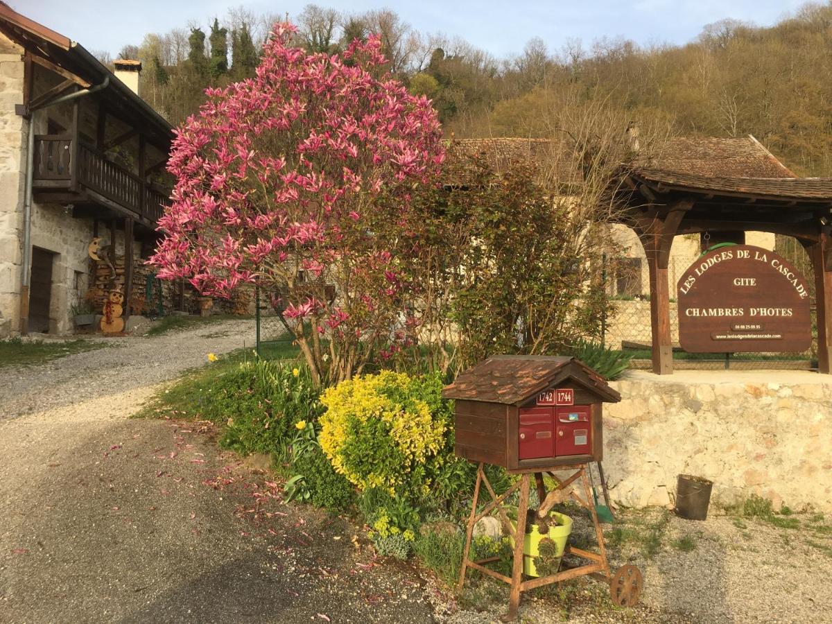 Chambres D'Hotes Des Lodges De La Cascade Yenne Eksteriør billede