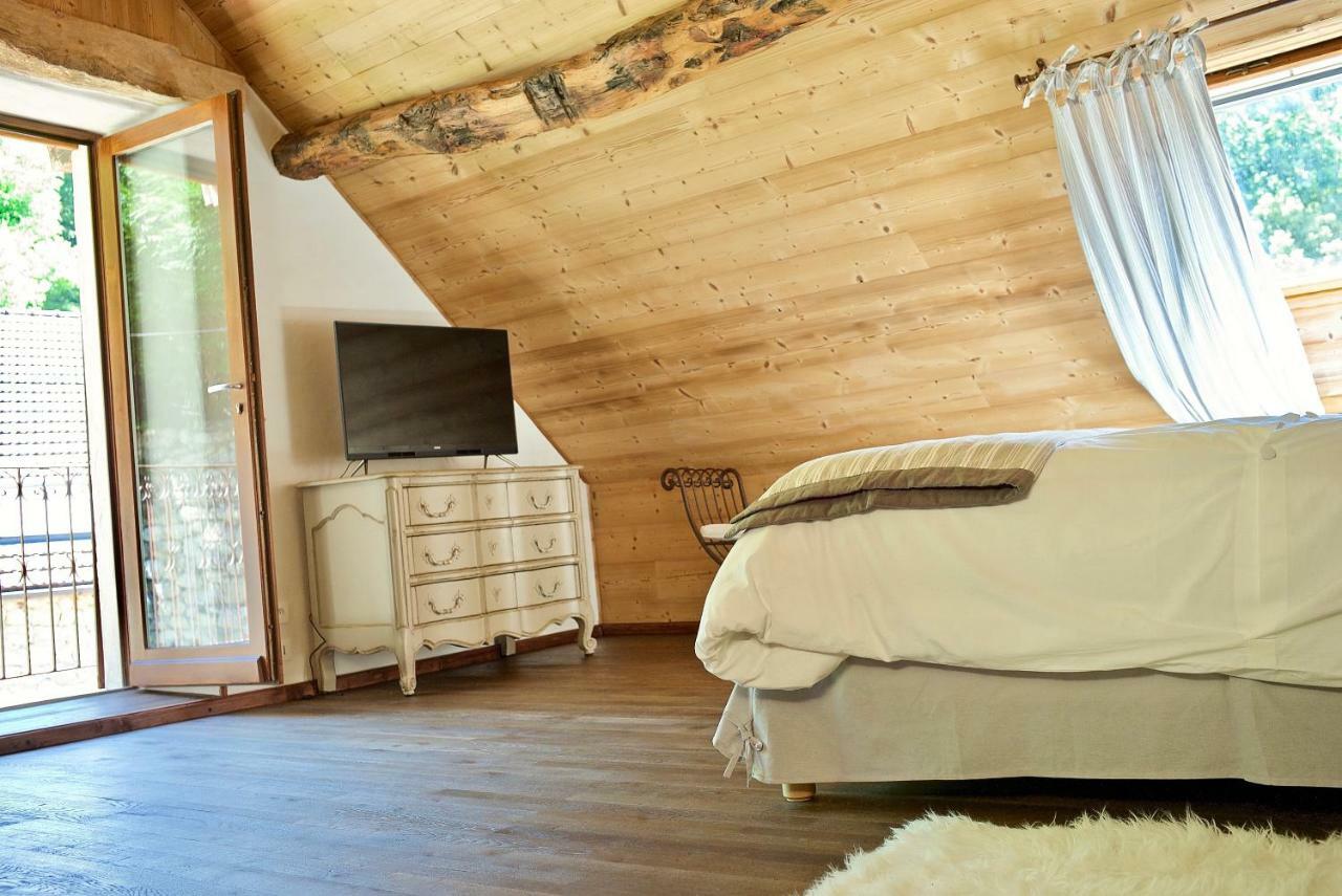 Chambres D'Hotes Des Lodges De La Cascade Yenne Eksteriør billede