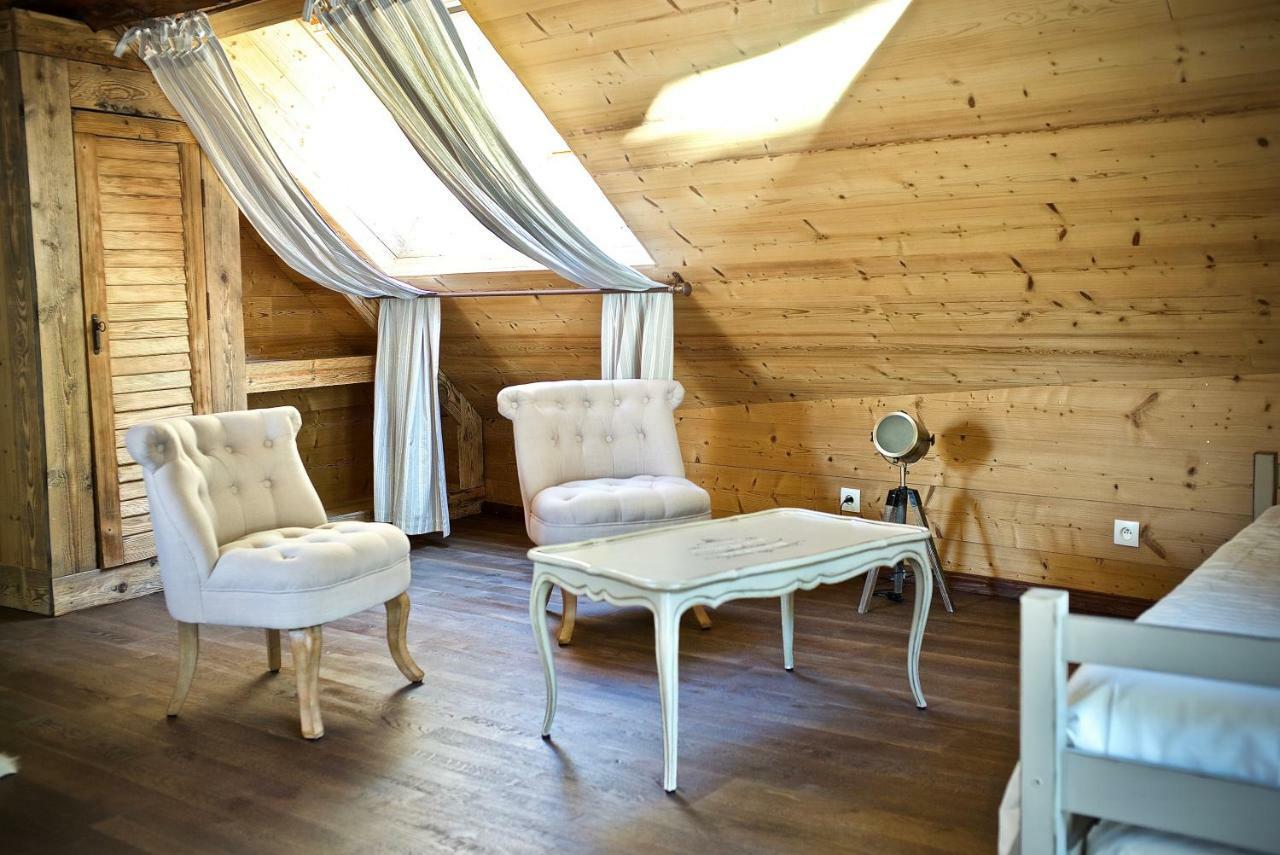 Chambres D'Hotes Des Lodges De La Cascade Yenne Eksteriør billede